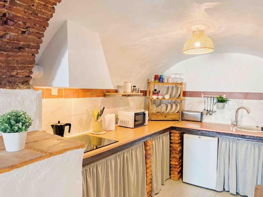 La Palmera. Casa Rural Con Piscina Privada. Benadalid Dış mekan fotoğraf